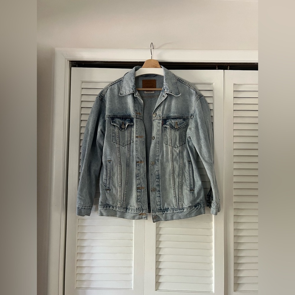 Oversized Levi’s jacket